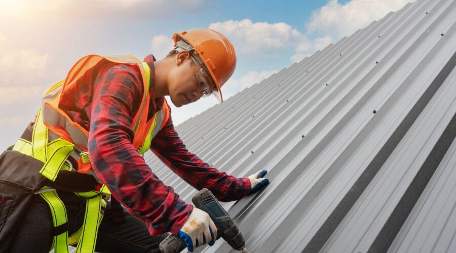 Professional gutter cleaning in Unity, ME
